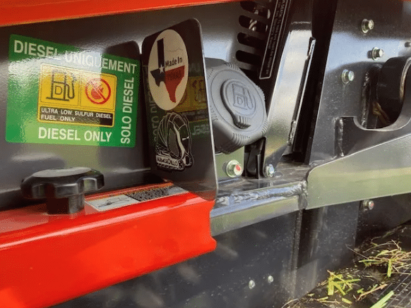 Kubota SVL 97-2 Fuel Cap Guard