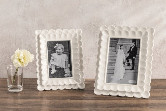 Scalloped Picture Frame